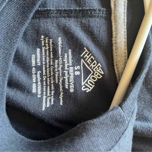 Boys dark blue ( ? ) long sleeve t-shirt. Size 8 - Picture 3 of 4